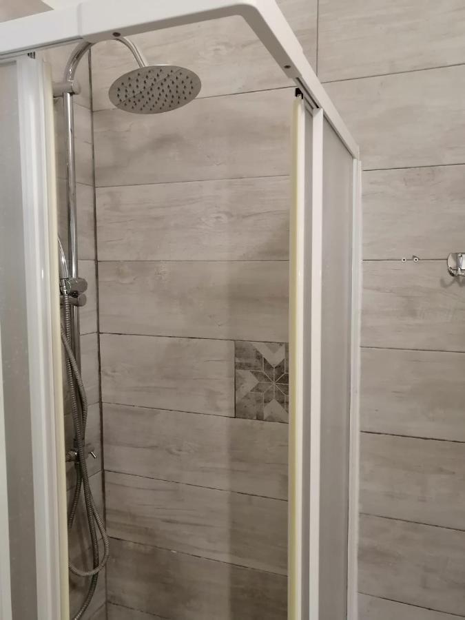 E' Zarellare 2.0 Apartment Napoli Bagian luar foto