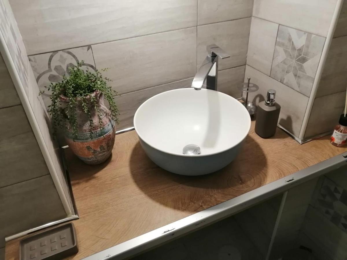 E' Zarellare 2.0 Apartment Napoli Bagian luar foto